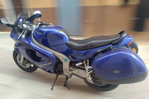 Triumph sprint 955 st