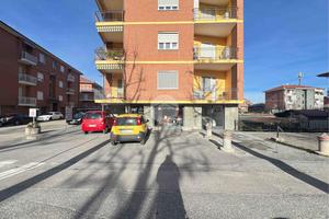 NEGOZIO A FOSSANO