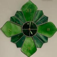 Orologio da parete in vetro colorato fatto a mano