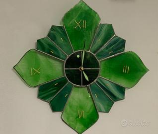 Orologio da parete in vetro colorato fatto a mano