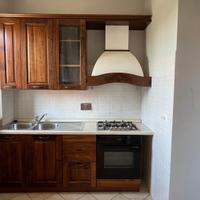 Cucina in legno stile arte povera