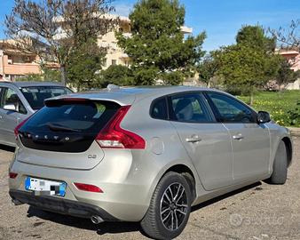 volvo v40 d2