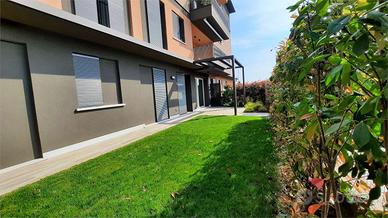 NOALE - Ultimo Piano Terra con Giardino