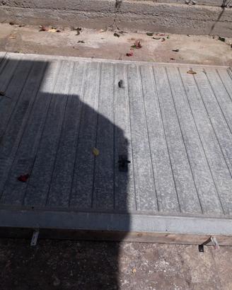Porta basculante per garage
