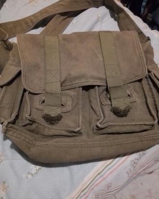 PULL& BEAR BORSA MILITARE E ZAINETTO
