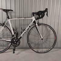 Bicicletta da corsa Focus Izalco PRO carbonio