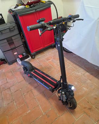 monopattino doppio motore nuovo