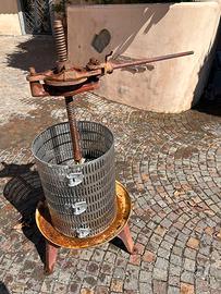 Torchio in acciaio per uva