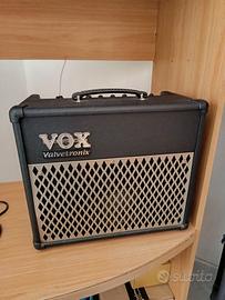 Amplificatore e chitarra elettrica