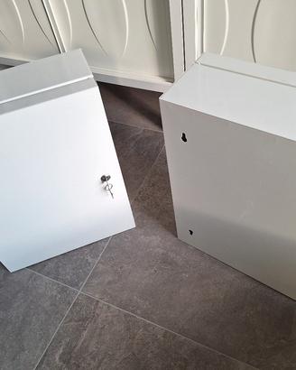 armadietto ikea di metallo