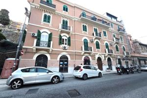 Via XXIV Maggio, pressi Provincia Locale. 50 mq