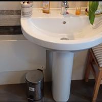 Lavabo bagno freestanding in ceramica