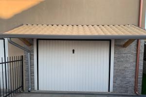 Porta basculante per garage