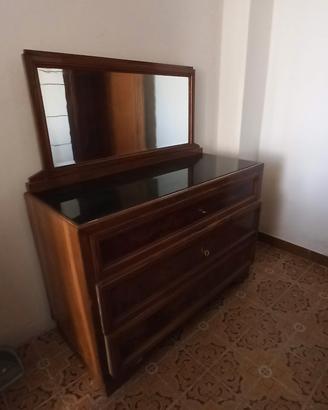 Cassettiera e armadio