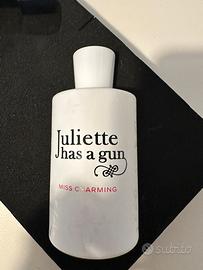 Profumo Juliette has a gun