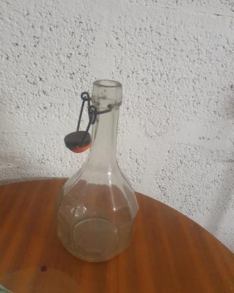 Bottiglia di vetro vintage 