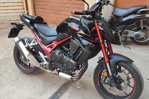 Hornet 750