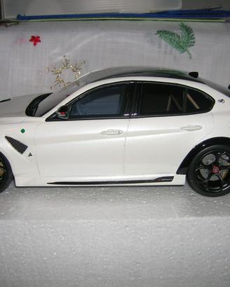 Alfa Romeo Giulia GTAm 1/18 Otto ottomobile bianca