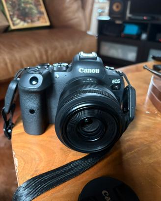 Canon R6 con obbiettivi