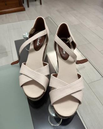 Saldali con zeppa beige