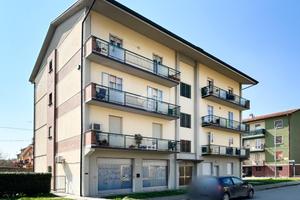 3 LOCALI A MOLINELLA