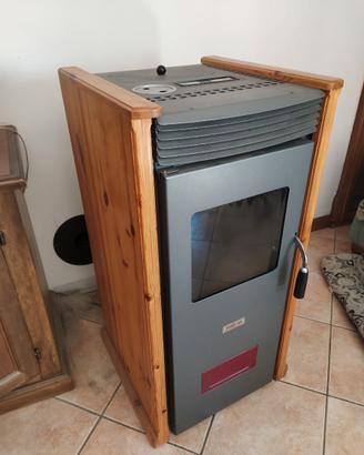 Stufa a pellet Freepoint 10,5 kW AURF0191