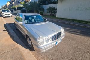 Mercedes E 200 Kompressor Avantgarde 74000 km