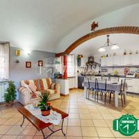 Casa indipendente a Novi Ligure 7 locali