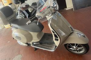 Vespa GTS 300 - 2023