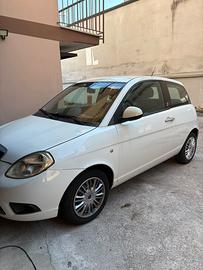 Lancia Y 1.2 Benz. Tagliando e distr. Nuova