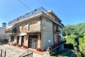 Appartamento di 241 m² con più di 5 locali e posto