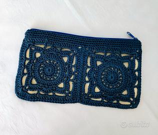 Pochette blu uncinetto 