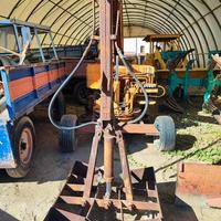 Caricaletame marca Baratti con staffe idrauliche