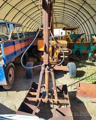 Caricaletame marca Baratti con staffe idrauliche