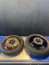 Cerchi con dischi Brembo Bmw S1000RR