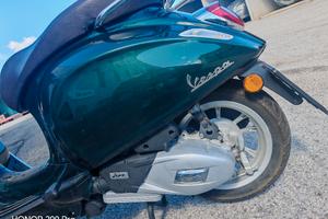 Come Nuova Vespa Primavera 125 Touring