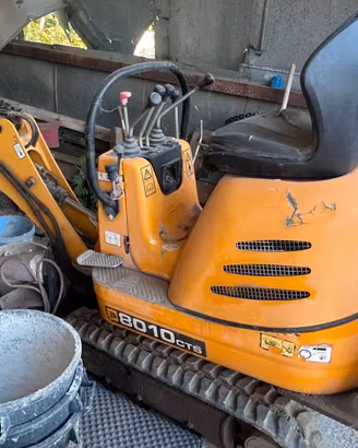 miniescavatore Jcb 8010, 10 qli
