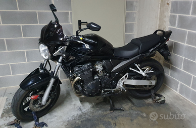 Moto Suzuki Bandit 650 gfs