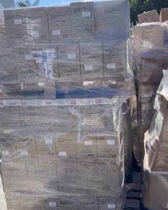 stock completo di bomboniere e articoli per feste