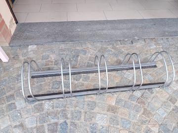 rastrelliera 5 bici robusta con protezioni 