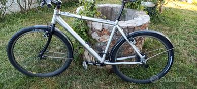 Bici Professionale Gravel in lega leggera