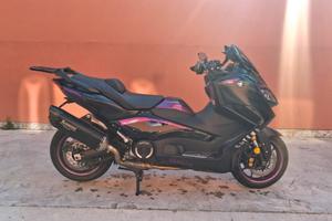 Yamaha T-MAX TECH MAX BLACK - 2023