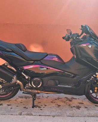 Yamaha T-MAX TECH MAX BLACK - 2023