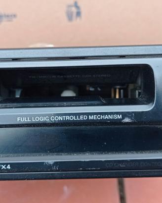 Autoradio mangiacassette 
