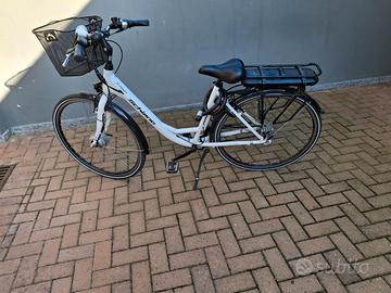bicicletta pedalata assistita