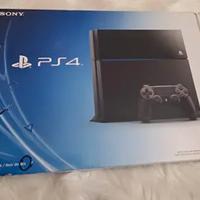 PS4 500 GB + 2 controllers