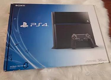 PS4 500 GB + 2 controllers