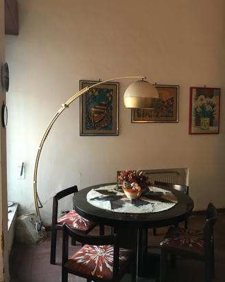 Tavolo tondo con sedie