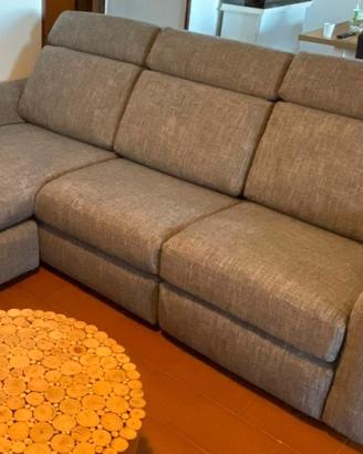 Divano con chaise longue e poltrona relax