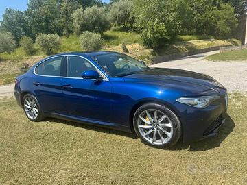 Alfa Giulia 2.2D 190 AT8 Exec + 2nd KIT GOMME INV